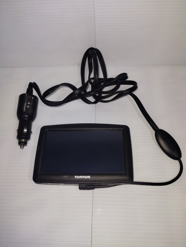 TomTom XL N14644 4.5″ Touchscreen Portable Automotive GPS Unit Navigation System