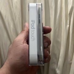 New Sealed iPod Touch 4th Gen 32GB 64GB Black White Free Shipping NEW BATTERY