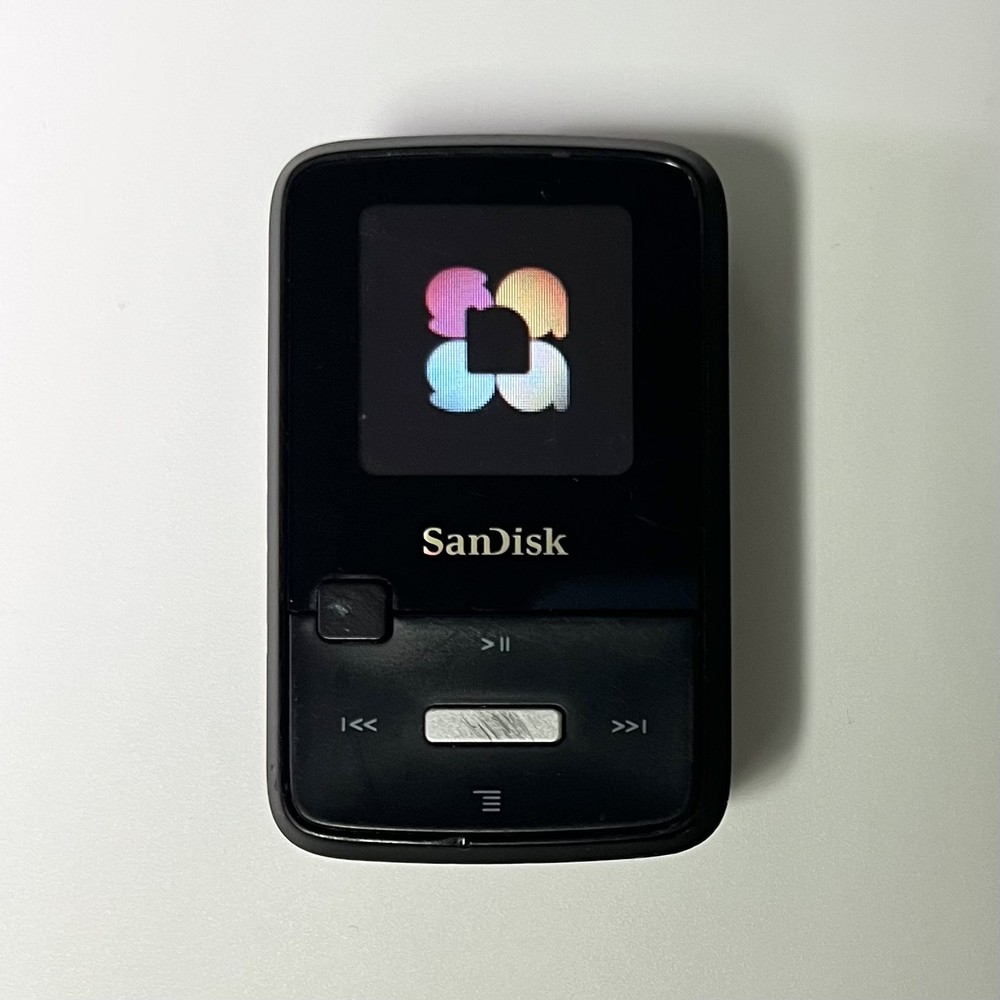 Sansa SanDisk Clip Zip Black 8GB Digital Media MP3 Player FM Radio Freeshipping