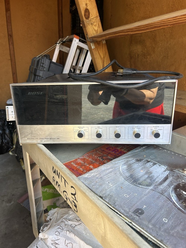 RNCF 1801 2-Channel 600W Class AB Power Amplifier, RCA Inputs