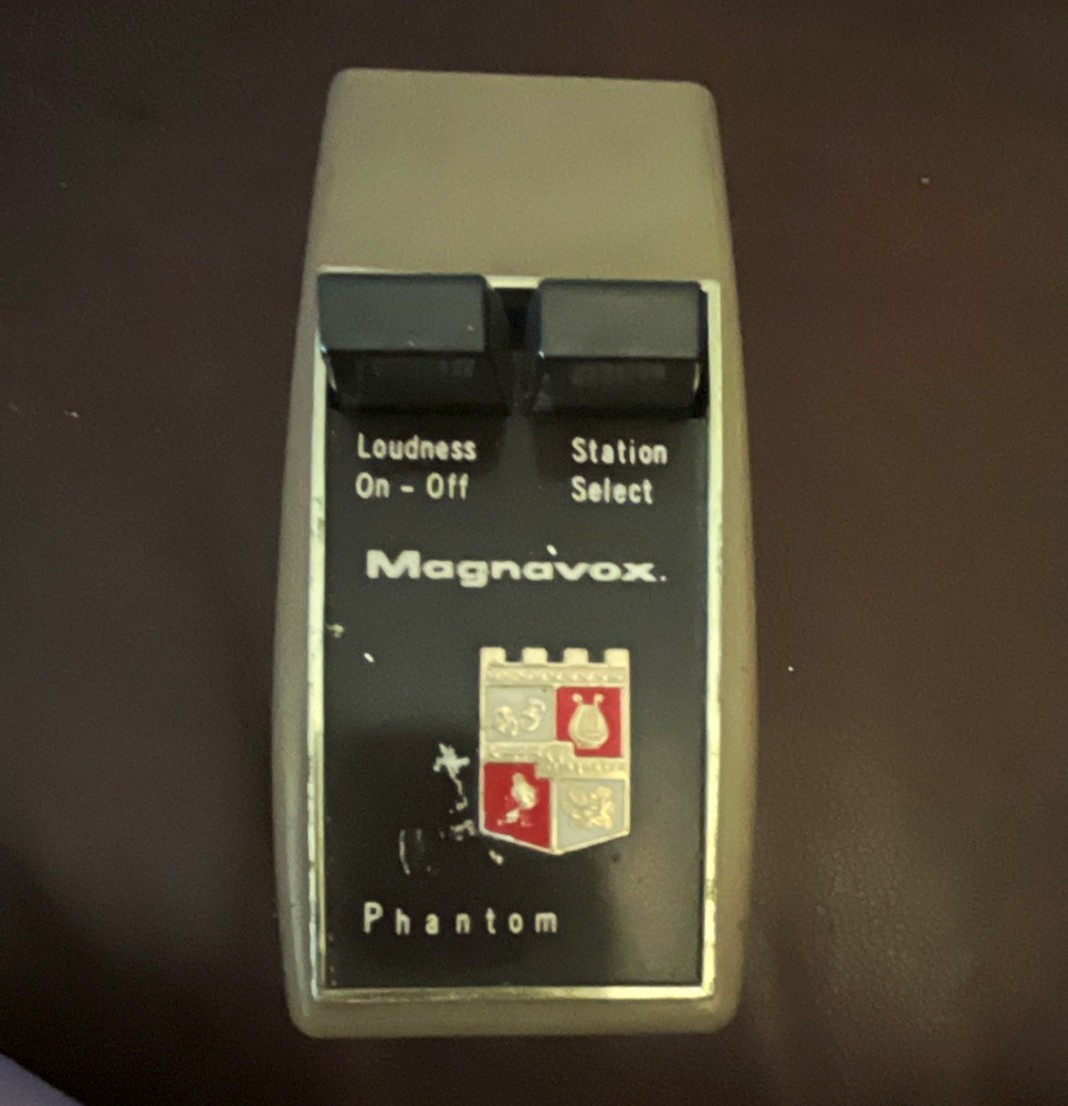 Magnavox Phantom Wireless Remote Control for Magnavox Phantom, White/Black
