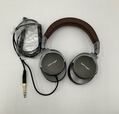 Behringer BH470 Studio Monitoring Headphones