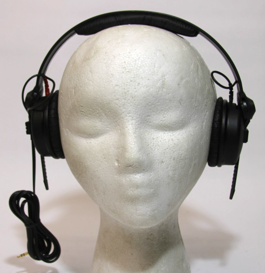Sennheiser HD 25 70 Ohm Professional DJ Studio Monitoring Headphones Tested