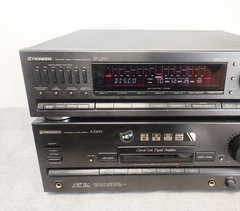 Pioneer A-Z470 Stereo Amplifier HIFI Separate With Matching SP-Z570 Graphic EQ
