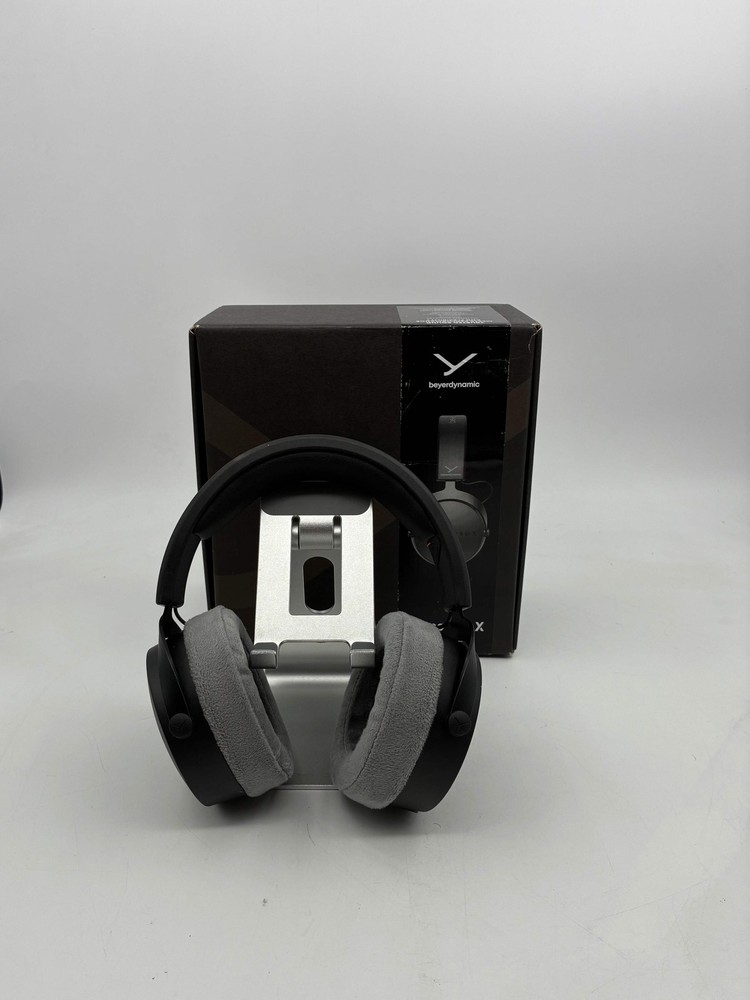 Beyerdynamic DT 700 Pro X Headphones Black – Used A