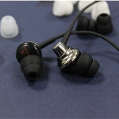 8 Pcs Universal Premium Ear Tips Silicone Replacement Earbud Earbuds