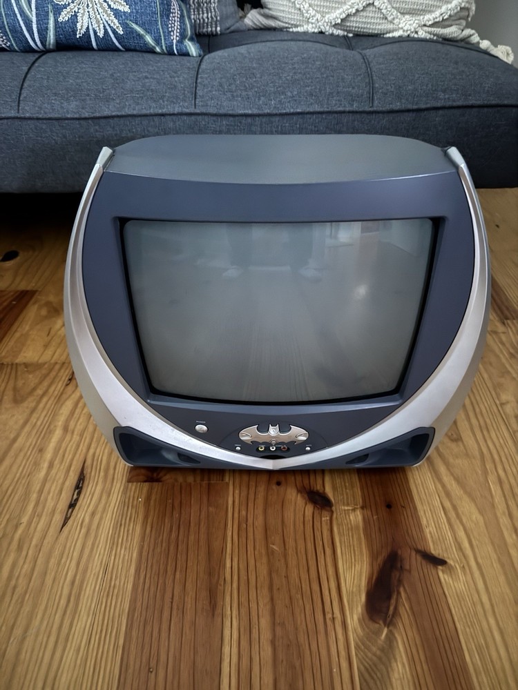 Batman Color CRT TV 13″ KSM6001 Vintage Retro Gaming Tested Works NO REMOTE