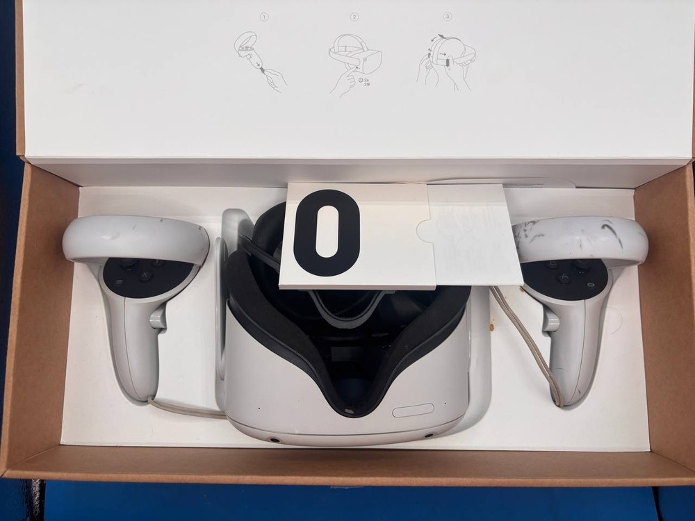 Meta Oculus Quest 2 Advanced All-In-One VR Headset White *Read* PH9