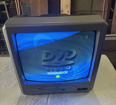 Magnavox MWC13D6 TV 13″ Built-in DVD Player Silver/Black, Retro Gaming, WORKS