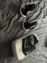 Oculus Quest 2 64GB VR System with premium add ons – used – excellent condition