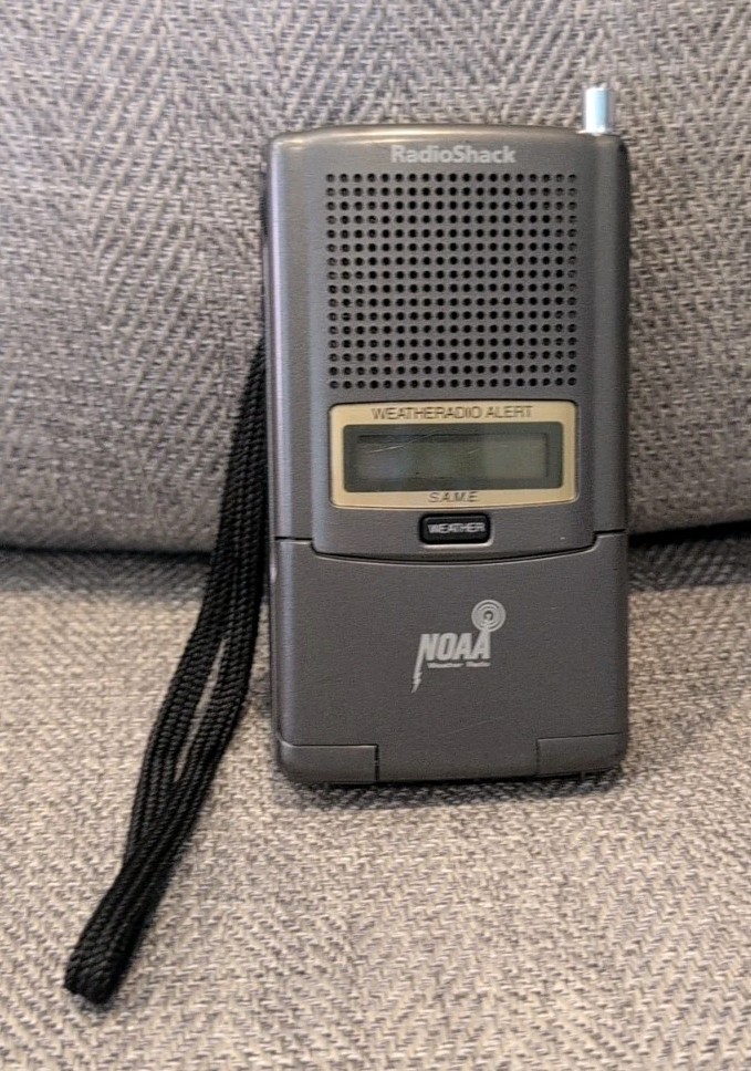 Radioshack 12-254 Portable SAME NOAA Weather Radio Battery Antenna Works Great