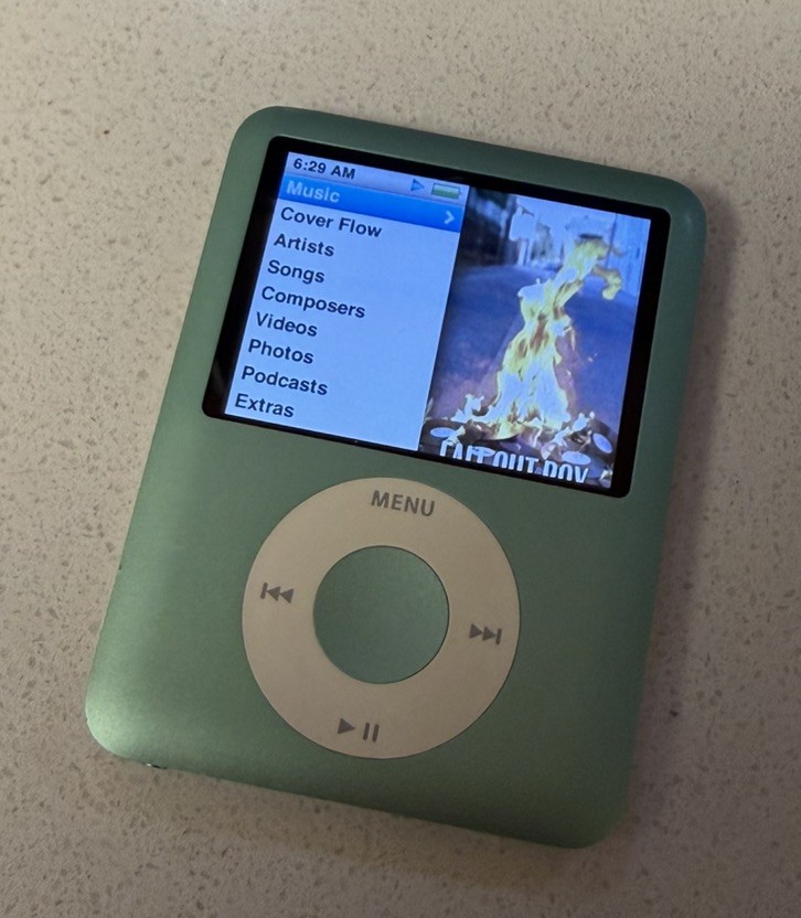 Apple iPod nano 3rd Generation Teal – 8GB