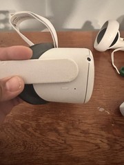 Meta Oculus Quest 2 All-in-One VR Headset with Controllers White, 128GB