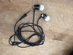 Klipsch Wired Headphones Earbuds White Gray Ear Buds Silicone Phone Head Phones