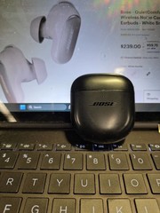 Bose QuiteComfort Earbuds With Ear Holder (One Year Old)