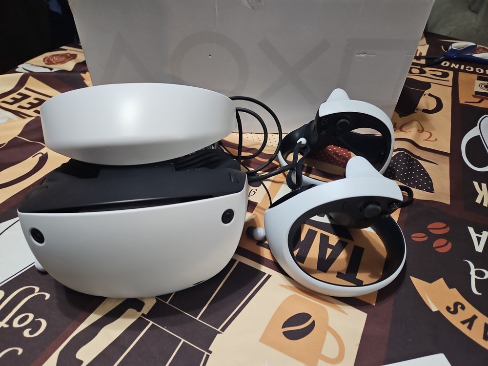 Sony PlayStation 5 VR2 Virtual Reality – White (CFI-ZVR1WX)