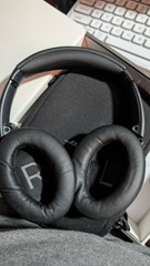 Bose QuietComfort SE Wireless Around Ear Headphones – Black& Blue Speaker