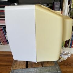 JVC Mastercommand C-13WL513” CRT VTG Retro Gaming Television White & Yellow 1994