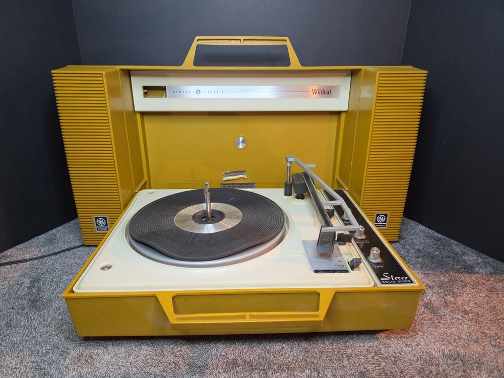 Vintage GE Wildcat Portable Record Player Yellow Stereo Solid State Tested AS IS