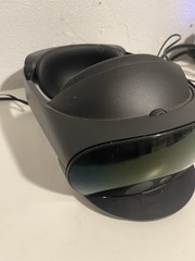 Meta Quest Pro VR Headset + Controllers + Dock READ DESCRIPTION