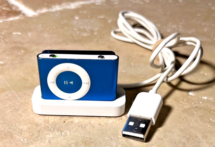 Apple iPod Shuffle 2nd Generation Blue 1GB A1204 TESTED