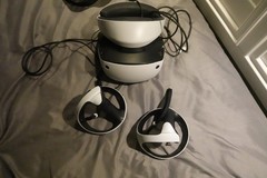 Sony PlayStation PS VR2 Headset Sense Controllers VR – White Case included