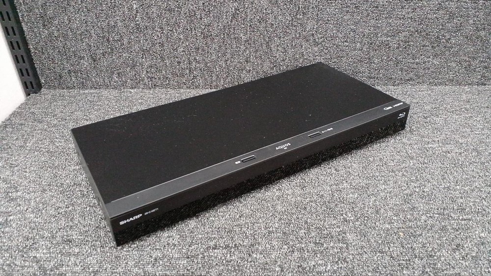 Sharp 2B-C10ET1 Blu-ray/DVD/HDD Recorder Good Condition from Japan w/Accessories