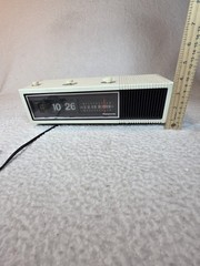 Vintage Panasonic Woodgrain Flip AM Radio Alarm Clock RC-1282 TESTED-RARE Works