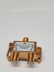 Nexxtech 2 Way Splitter Circuit City Gold Plated UHF VHF FM 5-2300mhz