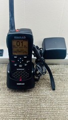 Simrad HH33 Marine VHF/GPS Handheld Radio with Charger Base 1632705