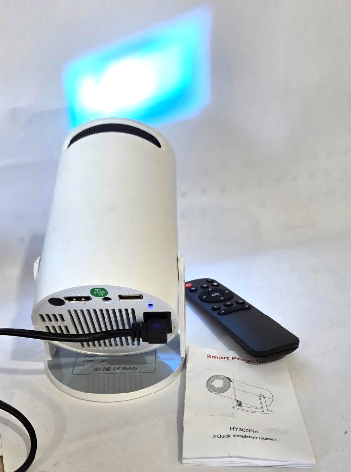 Projector Multimedia Ultra HD High Dynamic Range Smart Portable HY300 PRO