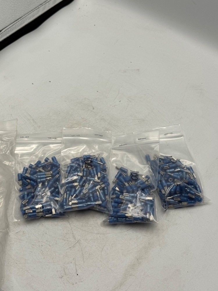 Panduit DNF14-110-C Female Disconnect Terminals 16-14 AWG Blue 400PK