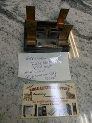 GENERAL Fuse Holder PULL OUT 60A 250V NO GROVE ON SIDE ( EH3