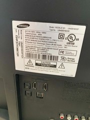 Samsung TV Stand Base ( 4 crews included ) USED ( no TV ) stand only VERY GOOD