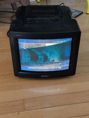 SONY TRINITRON KV-10FMV20 10″ CRT Retro Gaming Television TV Mega Bass + REMOTE