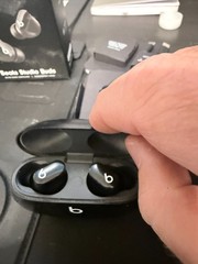 Beats by Dr. Dre Studio Buds – Black