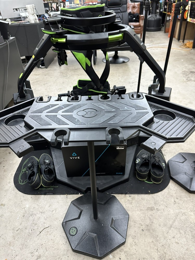 Virtuix Omni – Treadmill w/ Accessories + New VIVE VR Headset