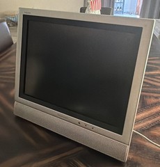 Sharp Aquos LC-15E1U 15″ Component LCD Gaming TV / Test Monitor w/ Stand