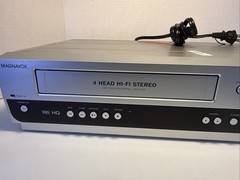 Magnavox MWR20V6 DVD Recorder VCR Combo DVD works VHS Doesn’t