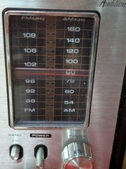 Audition Model 2929 Vintage AM-FM Table Radio Made in Hong Kong, Nice, Video!