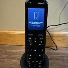 Logitech Harmony Elite Touchscreen Remote N-R0010 & Hub O-R0004 IR Blasters
