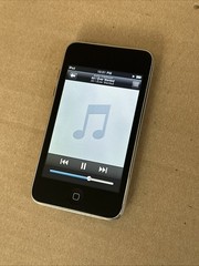 Apple iPod Touch 2nd Gen 8GB MC086LL A1288 – Tested & Works – iOS 4.2.1 Retro