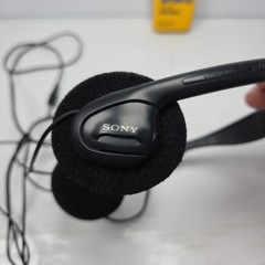 Sony Sports Walkman SRF-8 Yellow FM/AM Radio With Headphones Works Great
