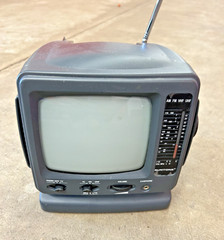 Y2K suntone (rare) mini tv 2000 – Excellent working condition
