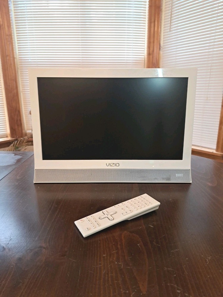 Vizio (M190VA) Gaming Small 1080i HD 19″ LED LCD TV Slim White Monitor w/Remote
