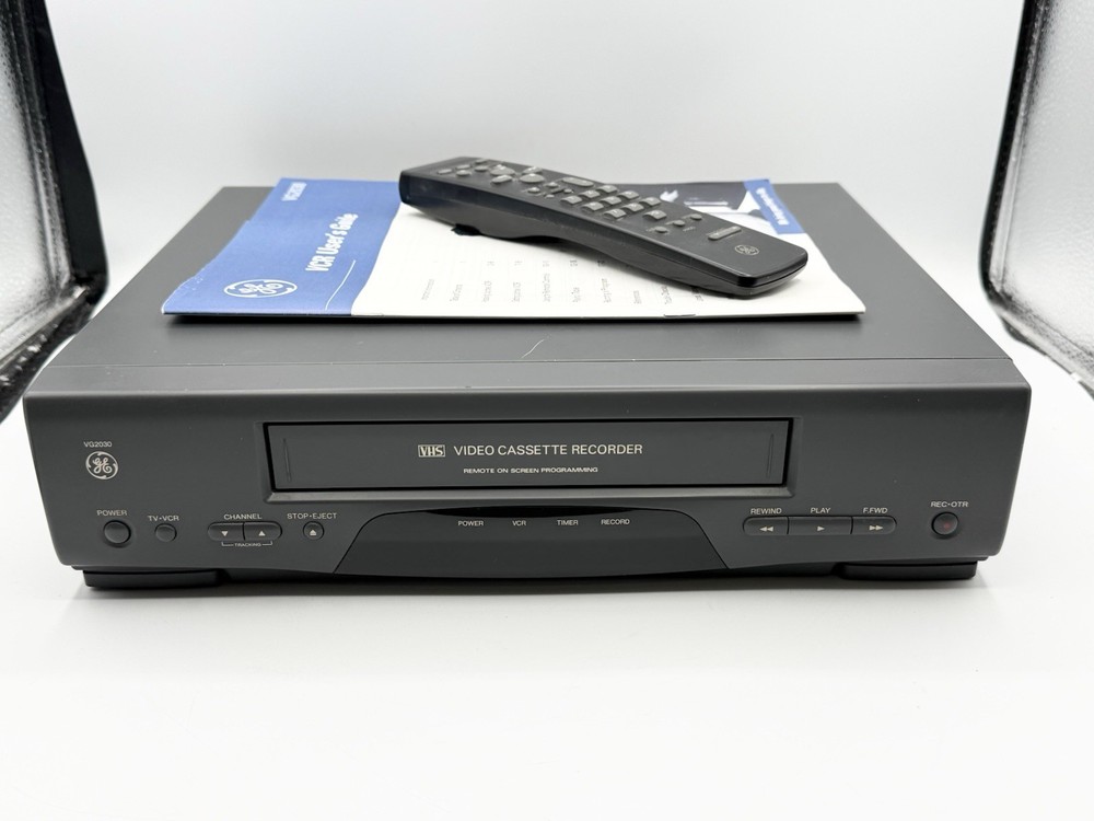 GE General Electric VG2030 Video Cassette Recorder VCR VHS + Remote Tested Works