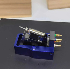 Sumiko Reference series Songbird 0.5mV Low Output MC Cartridge, Made in Japan