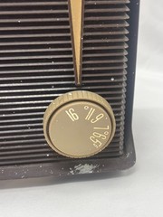 Vintage Brown “Retro Jetson’s” 1959 Motorola Model A1N-32 AM Radio-MCM Decor