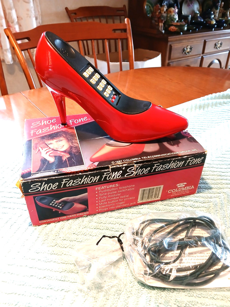 1987 Shoe Fashion Landline Phone, W/Original box & inst. Nice, Works. # SH-910