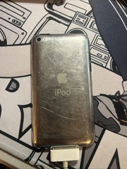 Apple iPod Touch 4th Generation White MD057LL 6.4GB